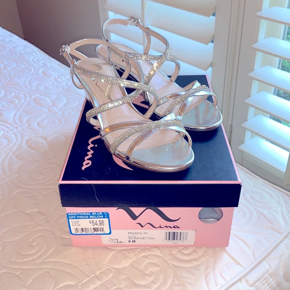 Nina Dressy / Pageant Shoes Size 6M / Silver